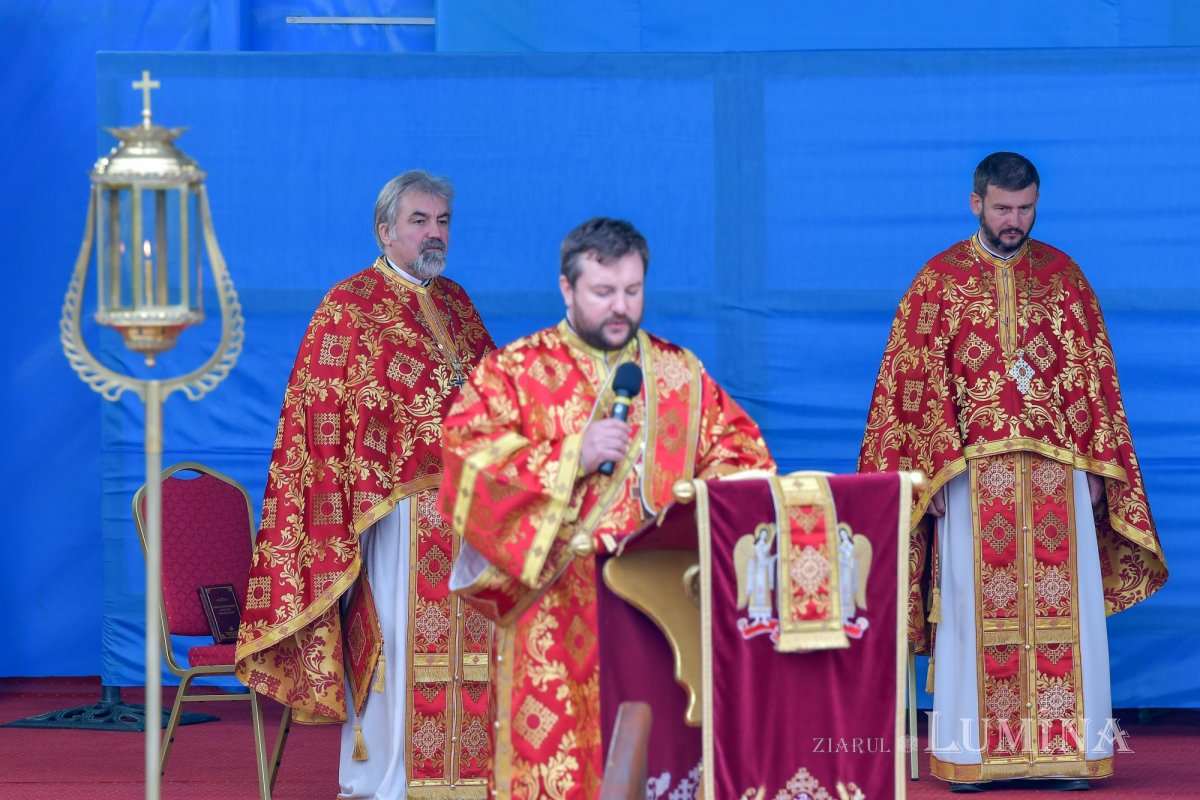 Prinos de laudă adus Mucenicului Dimitrie la Catedrala Patriarhală 155712