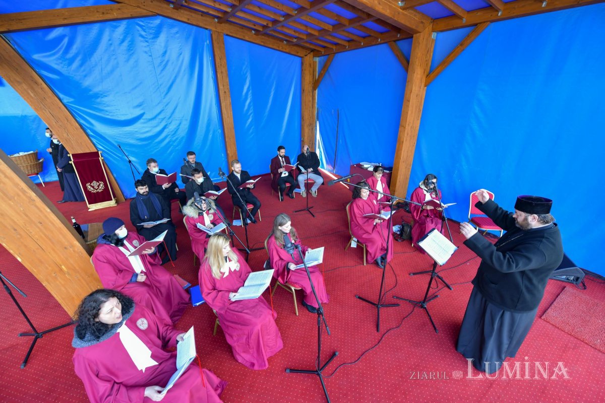 Prinos de laudă adus Mucenicului Dimitrie la Catedrala Patriarhală 155719