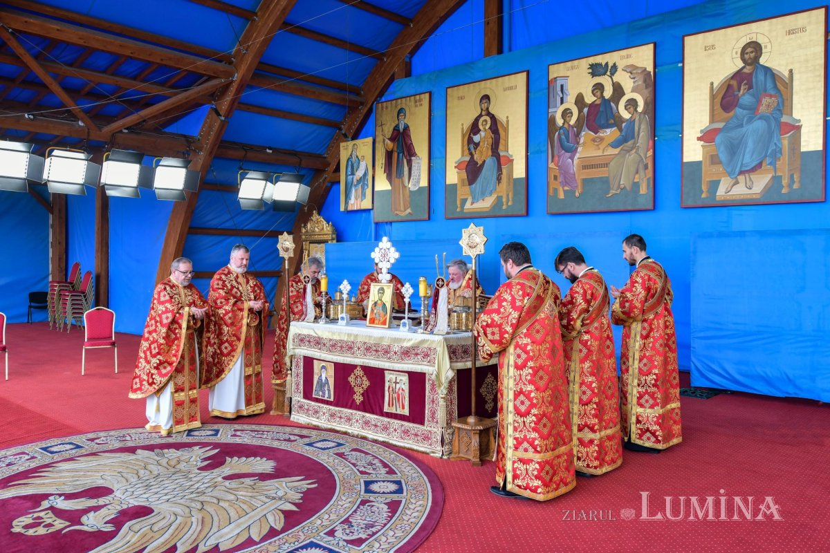 Prinos de laudă adus Mucenicului Dimitrie la Catedrala Patriarhală 155721