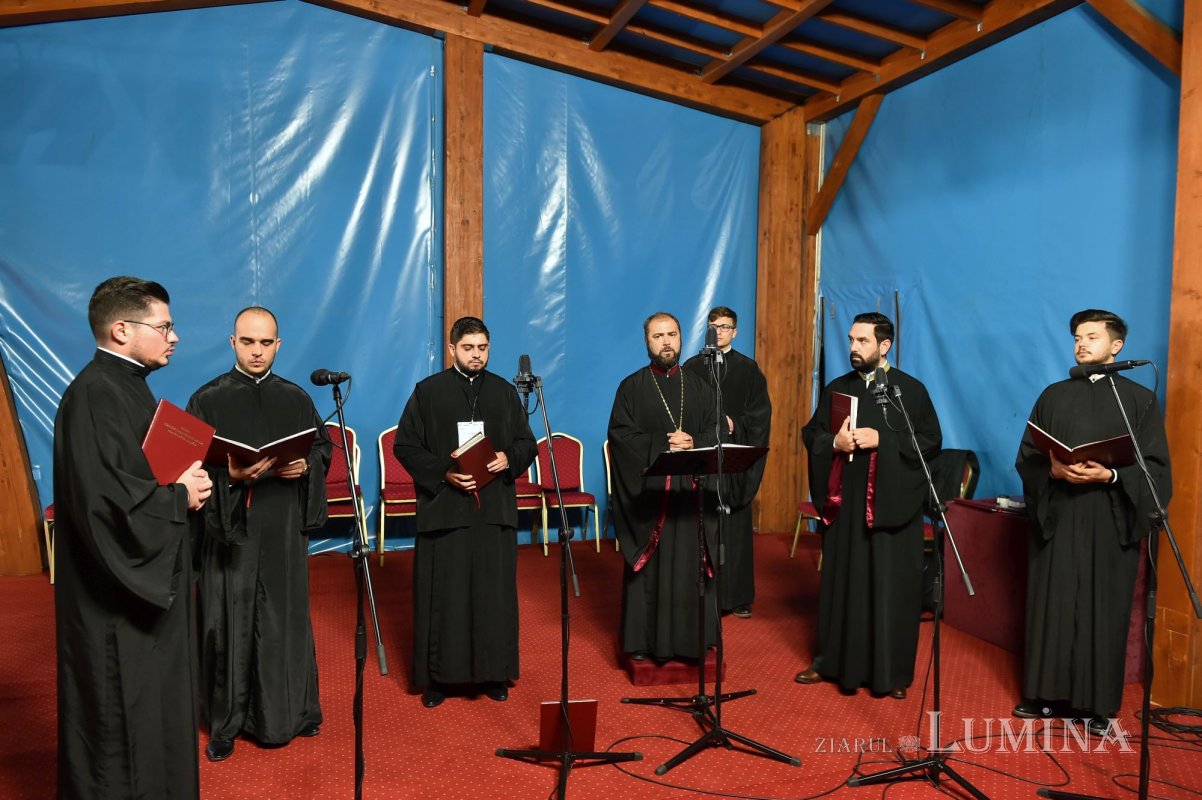 Rugăciune de seară  la Catedrala Patriarhală pentru Ocrotitorul Bucureştilor 155797