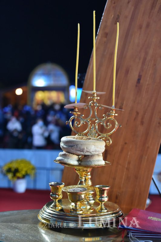 Rugăciune de seară  la Catedrala Patriarhală pentru Ocrotitorul Bucureştilor 155805