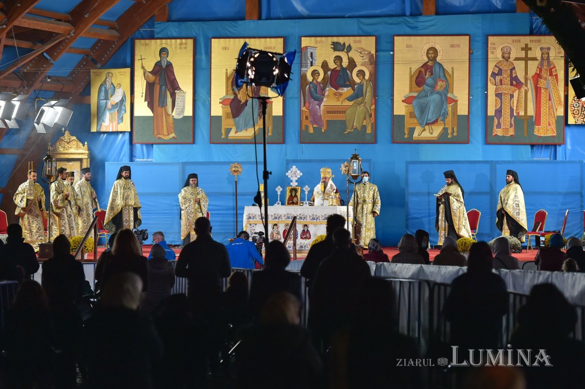 Rugăciune de seară  la Catedrala Patriarhală pentru Ocrotitorul Bucureştilor 155814