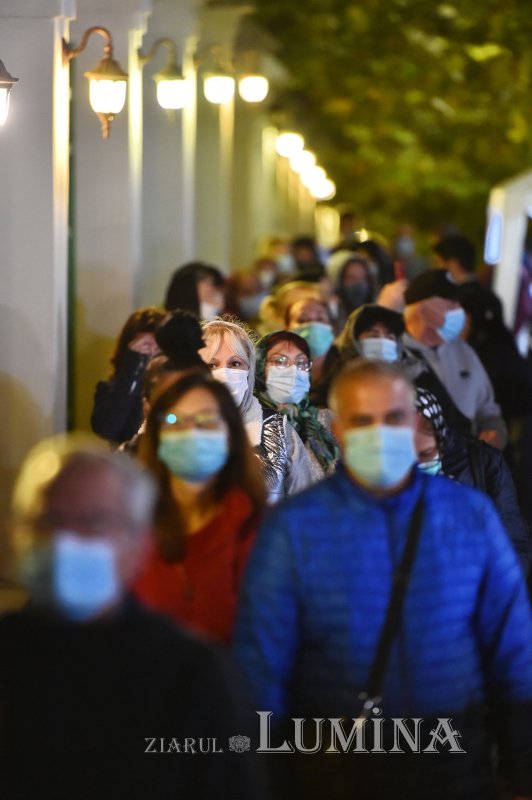 Rugăciune de seară  la Catedrala Patriarhală pentru Ocrotitorul Bucureştilor 155815