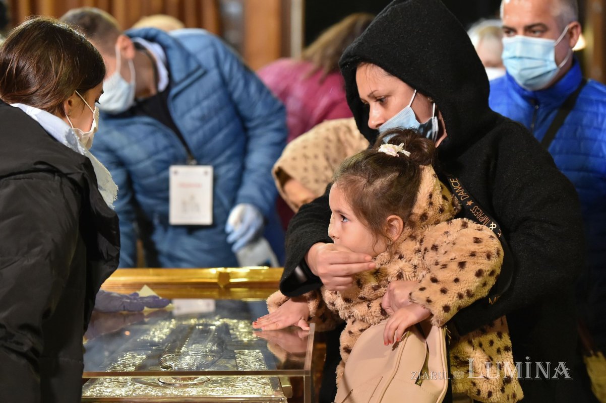 Rugăciune de seară  la Catedrala Patriarhală pentru Ocrotitorul Bucureştilor 155816