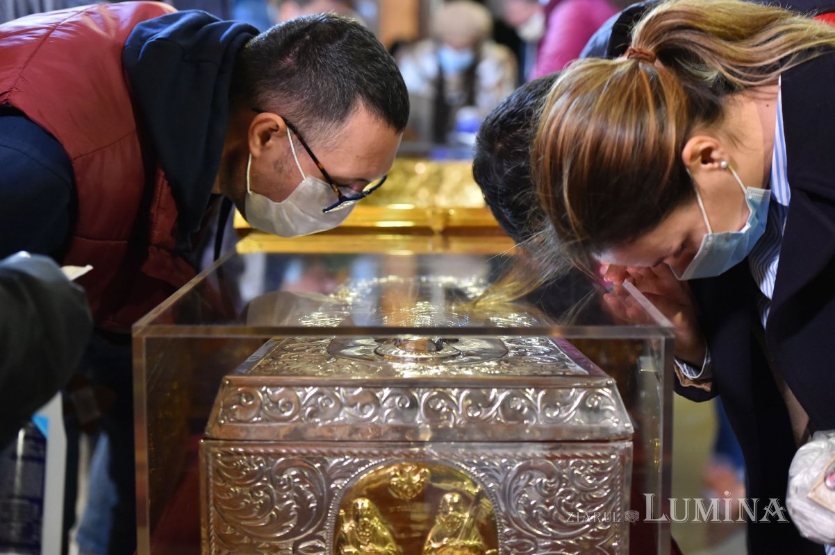 Rugăciune de seară  la Catedrala Patriarhală pentru Ocrotitorul Bucureştilor 155819