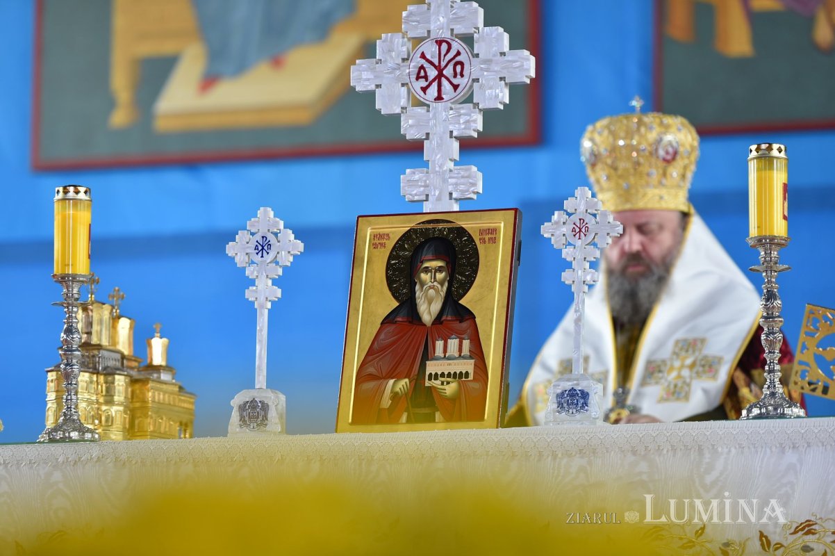 Rugăciune de seară  la Catedrala Patriarhală pentru Ocrotitorul Bucureştilor 155821