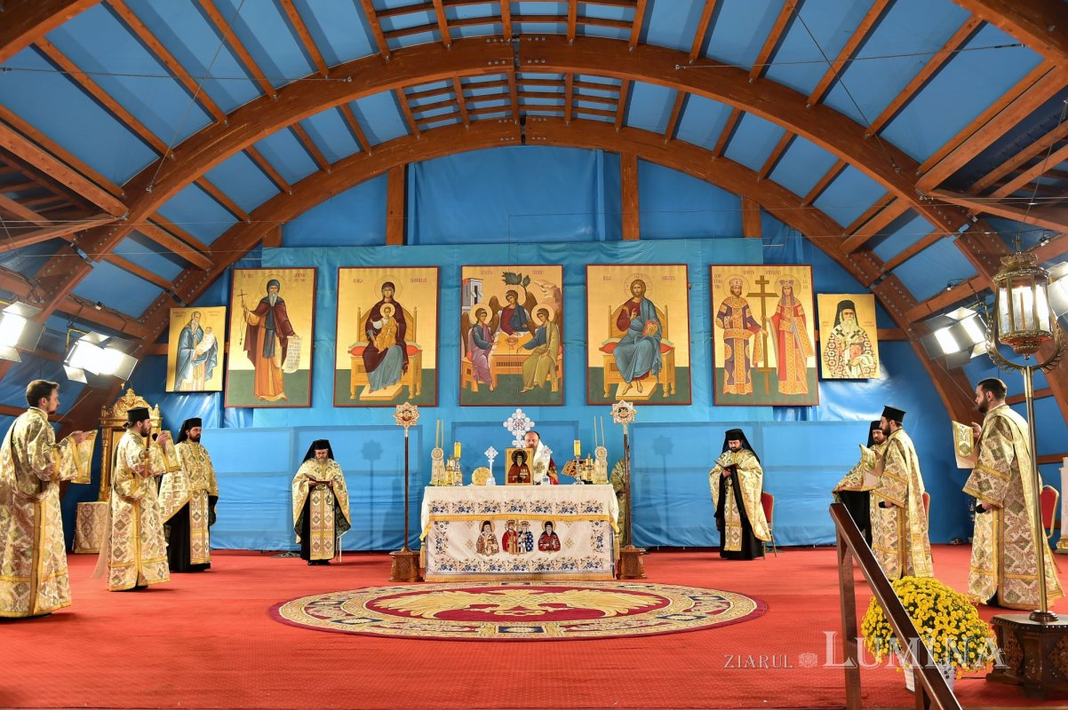 Rugăciune de seară  la Catedrala Patriarhală pentru Ocrotitorul Bucureştilor 155822