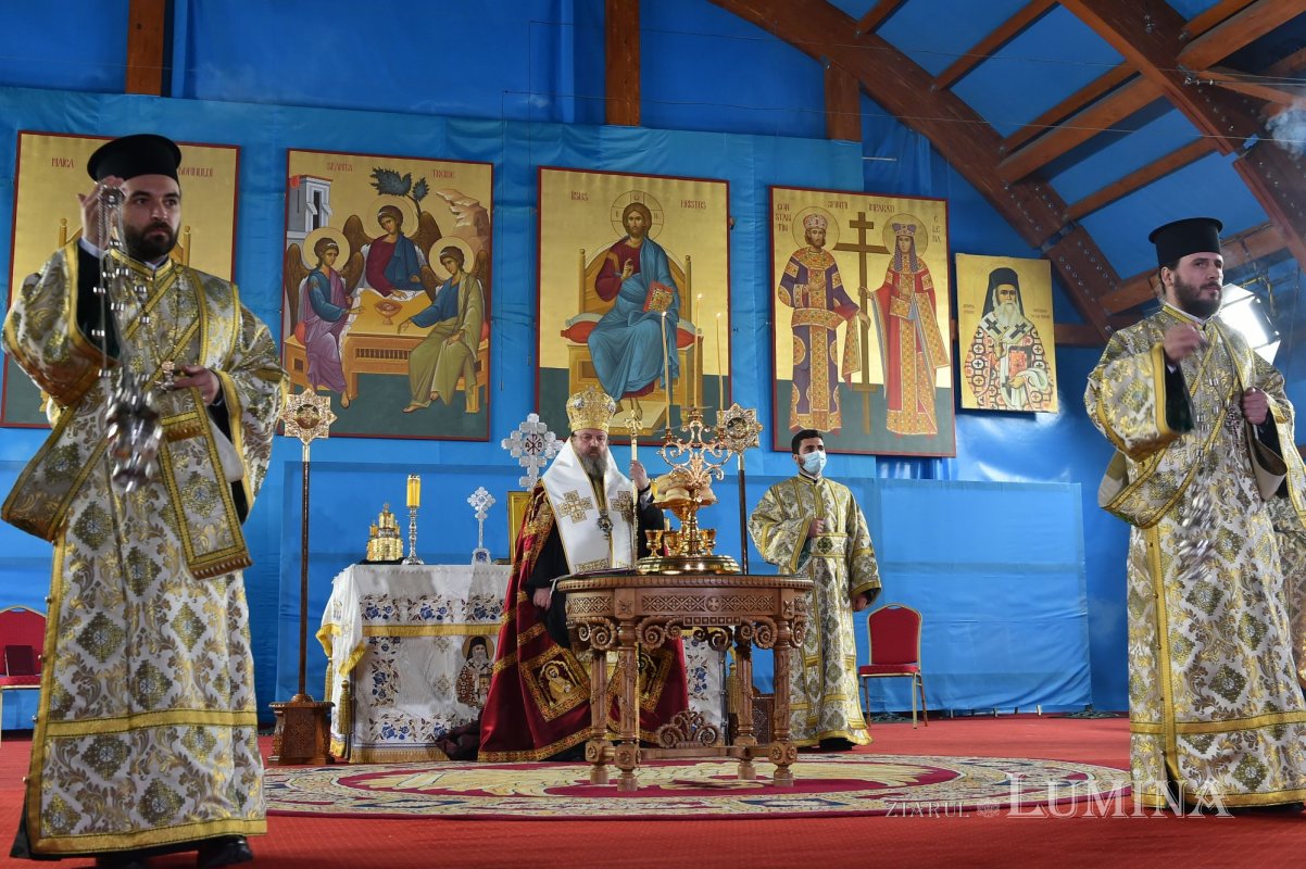 Rugăciune de seară  la Catedrala Patriarhală pentru Ocrotitorul Bucureştilor 155823