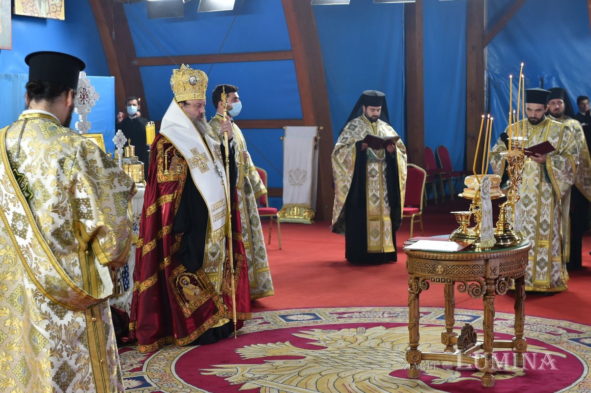 Rugăciune de seară  la Catedrala Patriarhală pentru Ocrotitorul Bucureştilor 155824