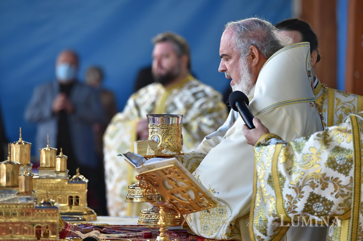 „Sfinții vin spre noi, ca noi să ne apropiem de Dumnezeu” 155894