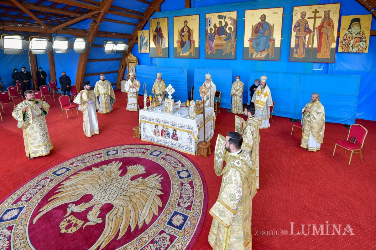 „Sfinții vin spre noi, ca noi să ne apropiem de Dumnezeu” 155911