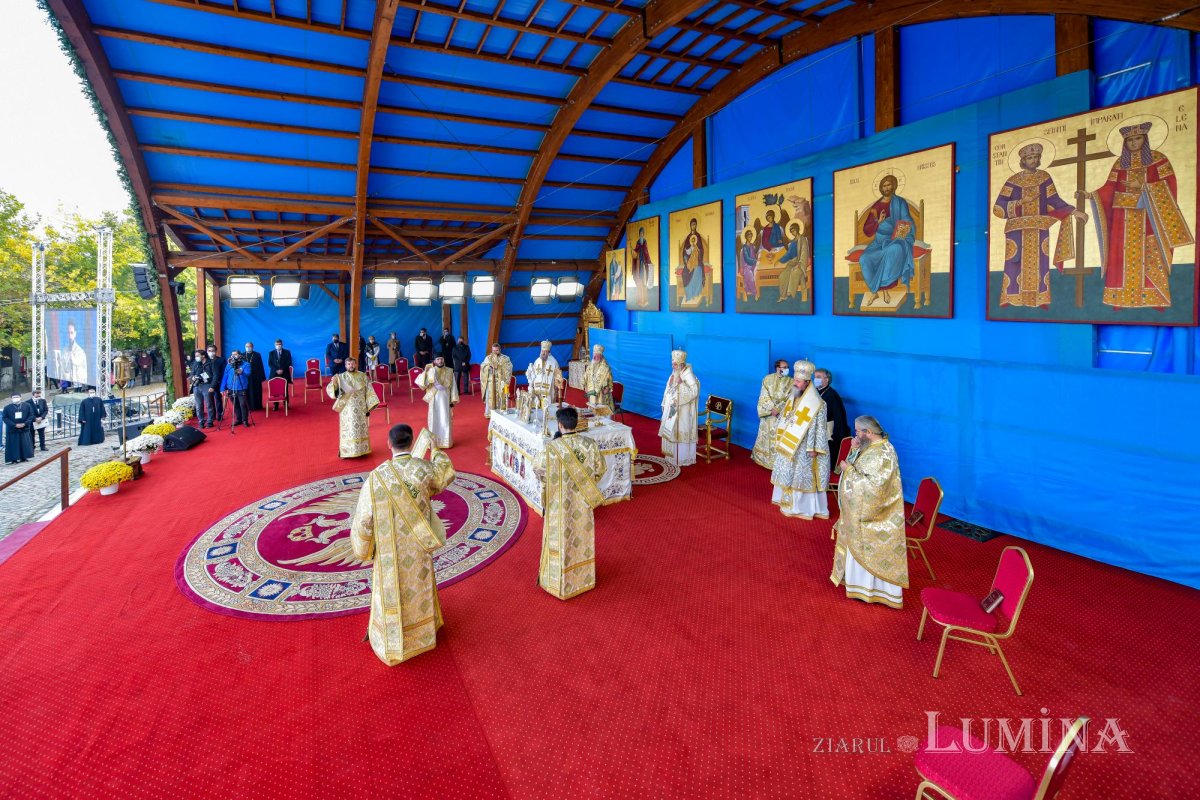 „Sfinții vin spre noi, ca noi să ne apropiem de Dumnezeu” 155912