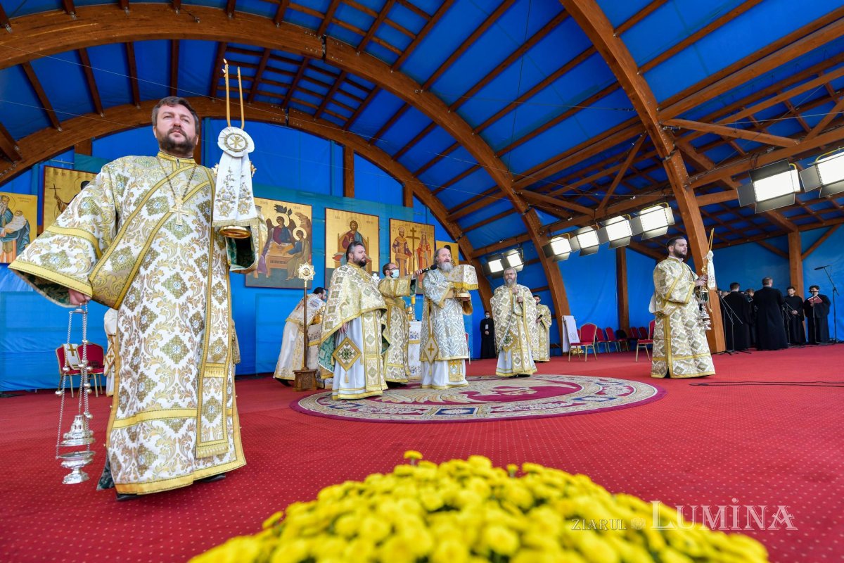 „Sfinții vin spre noi, ca noi să ne apropiem de Dumnezeu” 155928