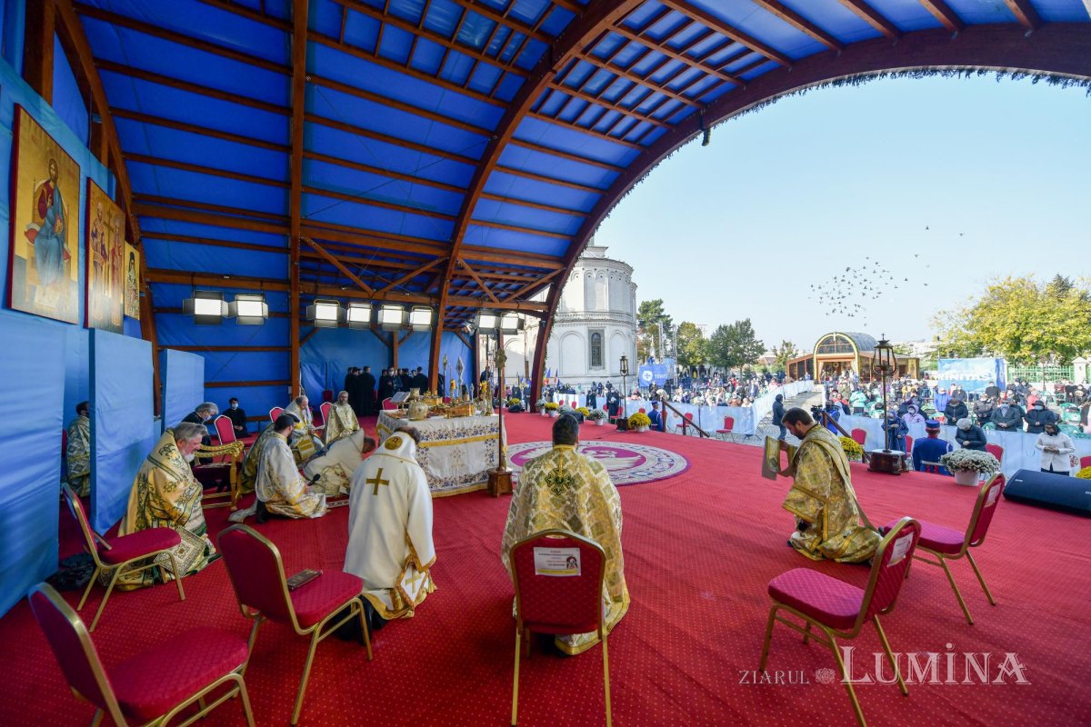 „Sfinții vin spre noi, ca noi să ne apropiem de Dumnezeu” 155938