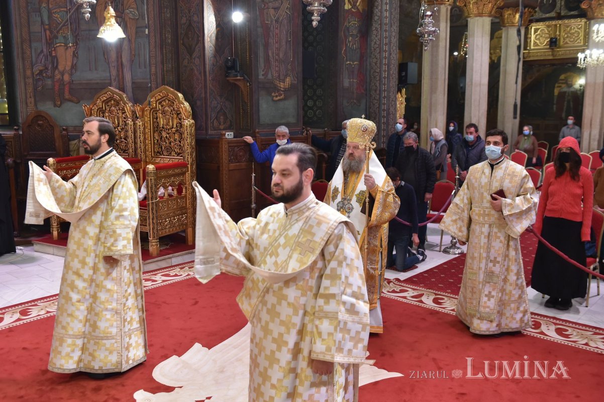 Cinstirea primului Mitropolit al Ţării Româneşti la Catedrala Patriarhală 156021