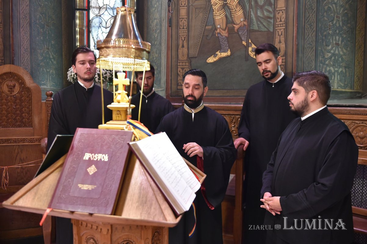 Cinstirea primului Mitropolit al Ţării Româneşti la Catedrala Patriarhală 156022