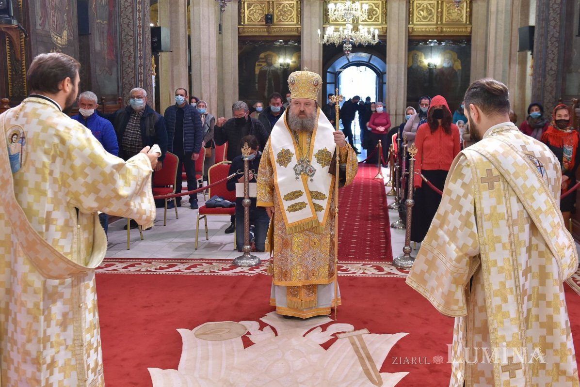 Cinstirea primului Mitropolit al Ţării Româneşti la Catedrala Patriarhală 156033