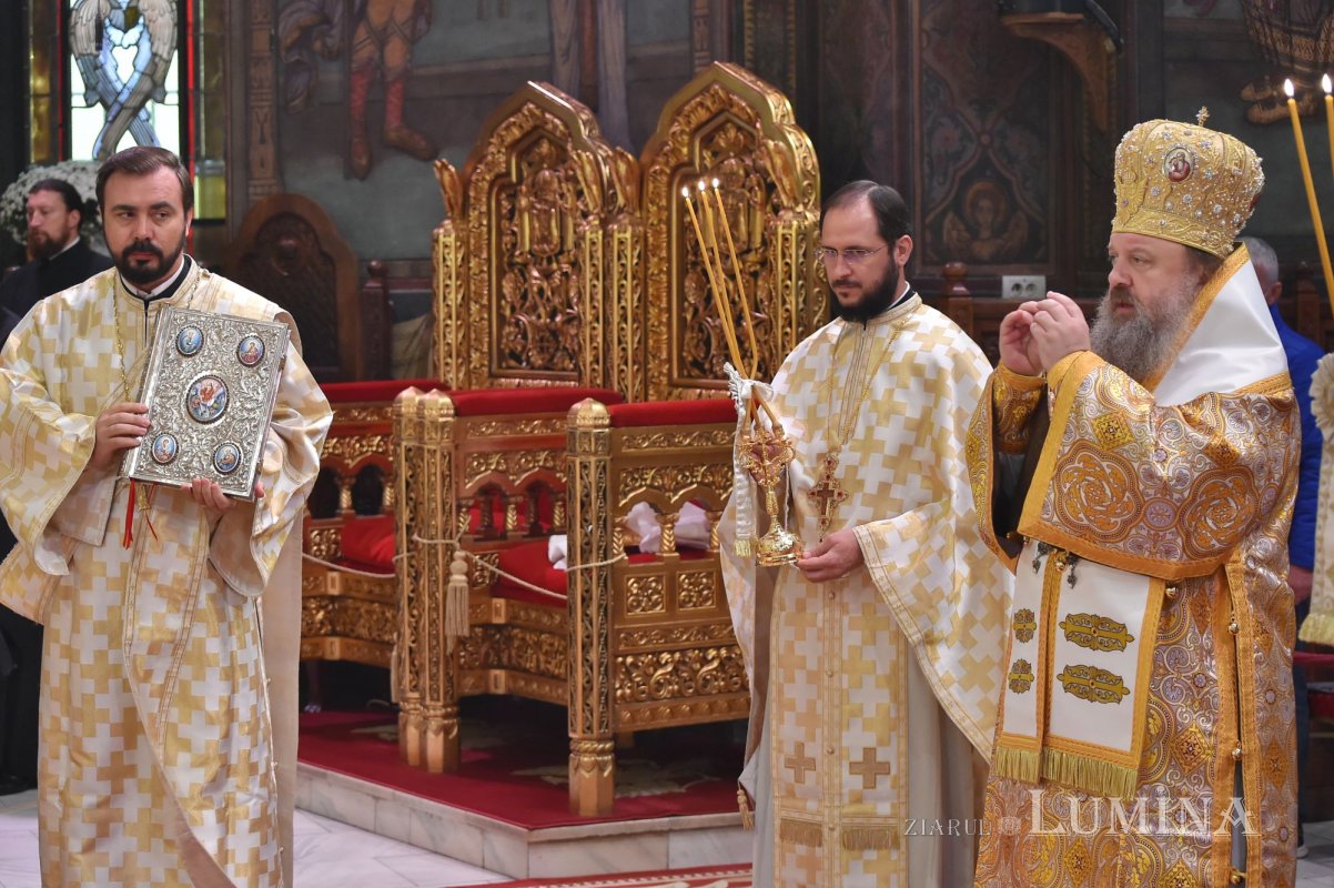 Cinstirea primului Mitropolit al Ţării Româneşti la Catedrala Patriarhală 156035