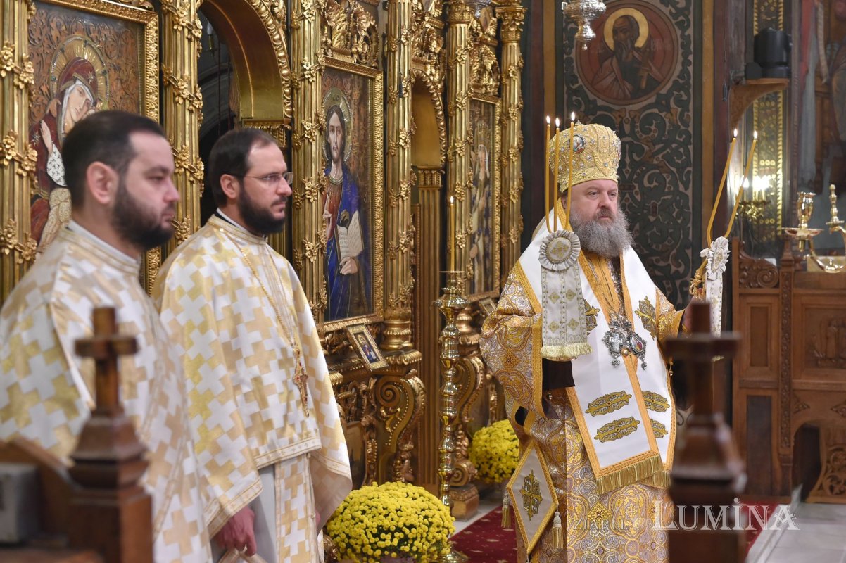 Cinstirea primului Mitropolit al Ţării Româneşti la Catedrala Patriarhală 156041