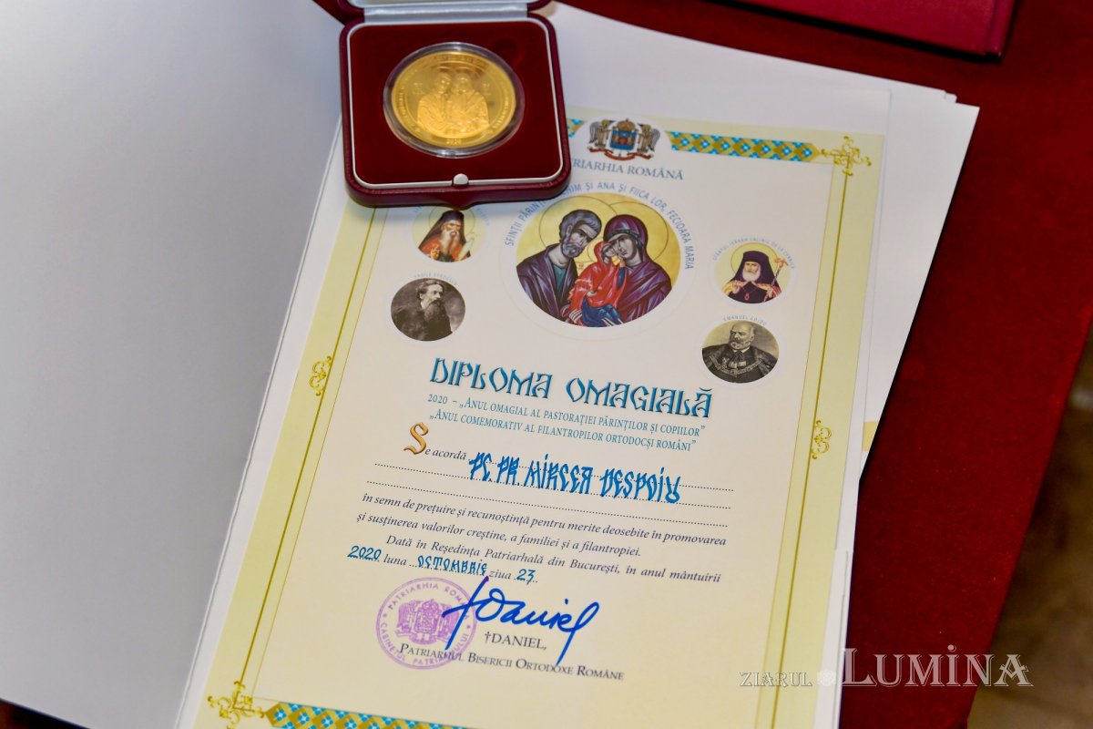 Vernisajul expoziției „Lumina spațiilor sacre” la Palatul Patriarhiei 156404