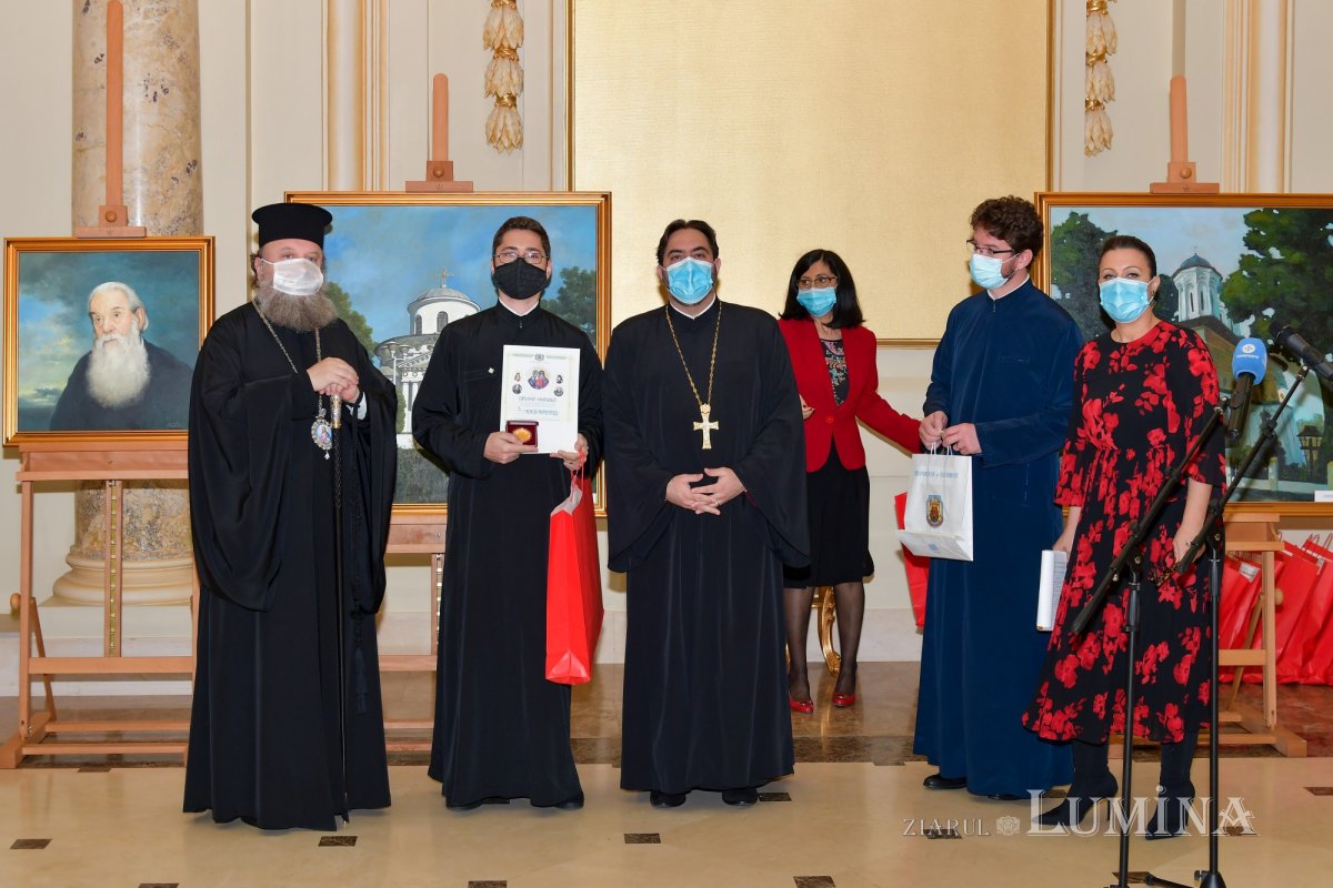 Vernisajul expoziției „Lumina spațiilor sacre” la Palatul Patriarhiei 156438