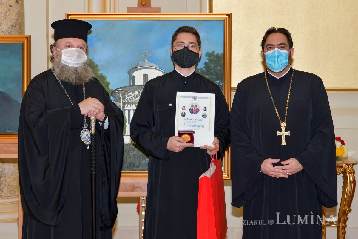 Vernisajul expoziției „Lumina spațiilor sacre” la Palatul Patriarhiei 156439