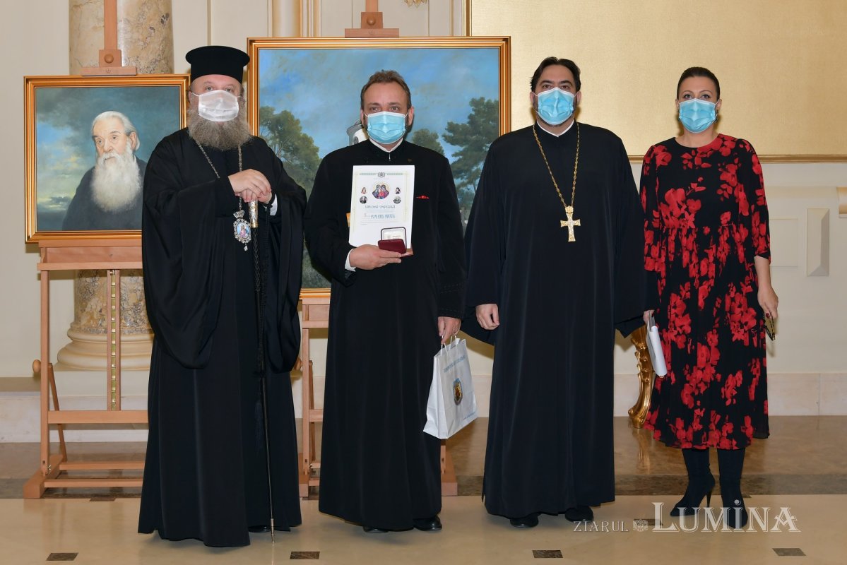 Vernisajul expoziției „Lumina spațiilor sacre” la Palatul Patriarhiei 156442