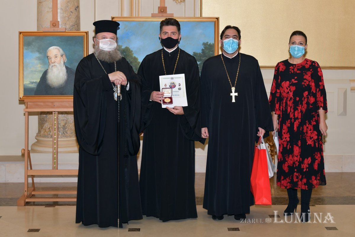 Vernisajul expoziției „Lumina spațiilor sacre” la Palatul Patriarhiei 156443