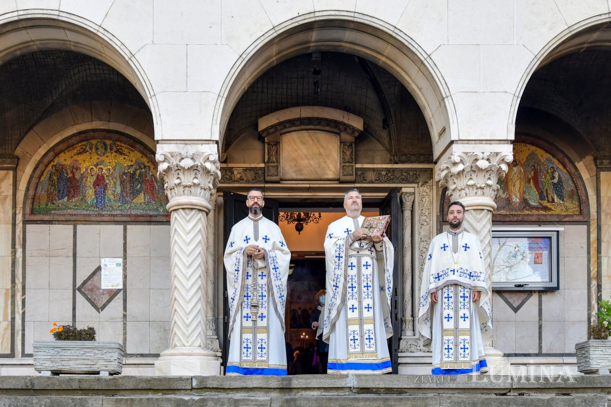 Arhanghelii Mihail și Gavriil, cinstiți la Biserica Cașin din Capitală 156795