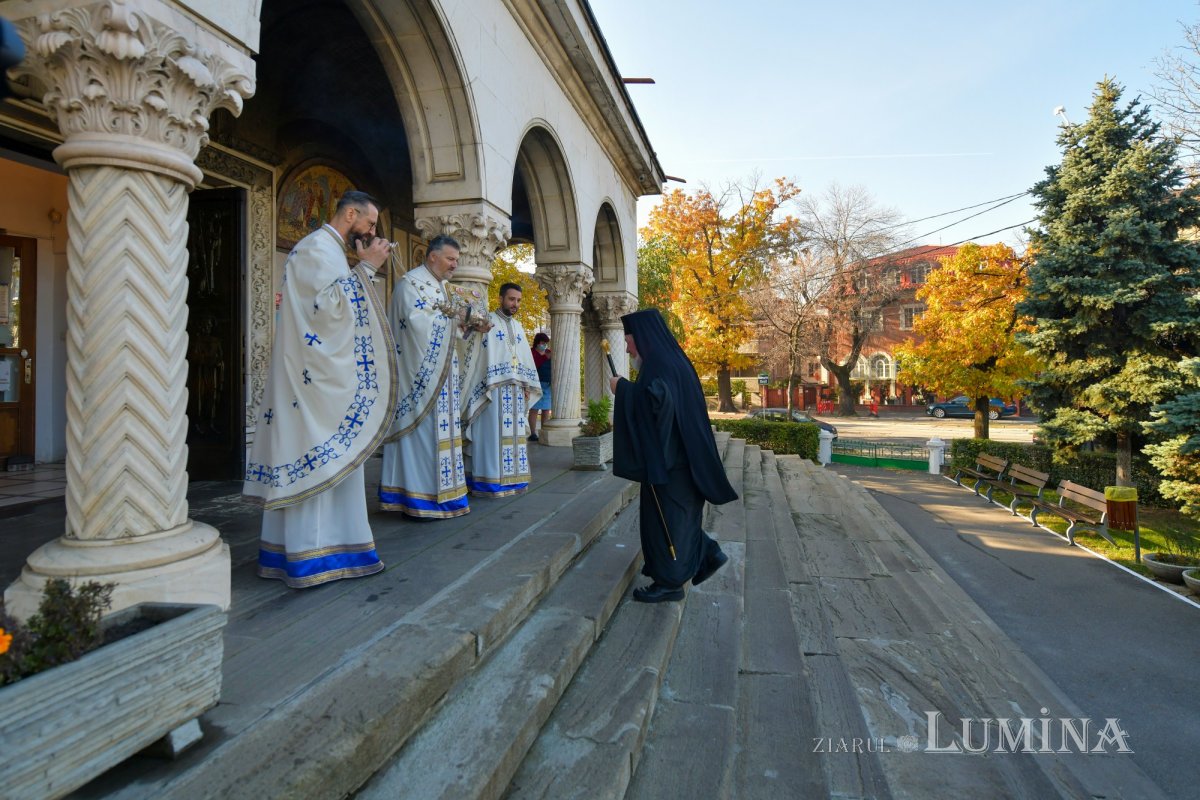 Arhanghelii Mihail și Gavriil, cinstiți la Biserica Cașin din Capitală 156797