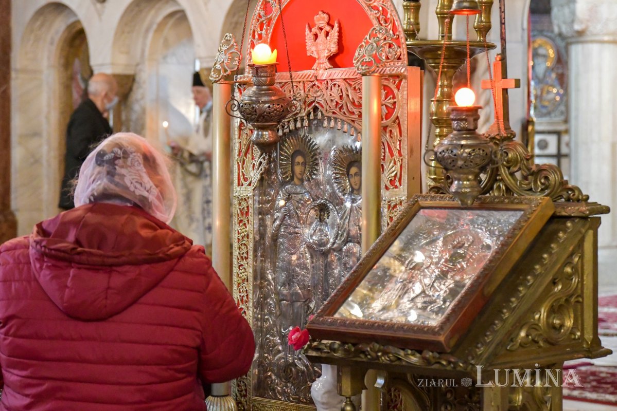 Arhanghelii Mihail și Gavriil, cinstiți la Biserica Cașin din Capitală 156798