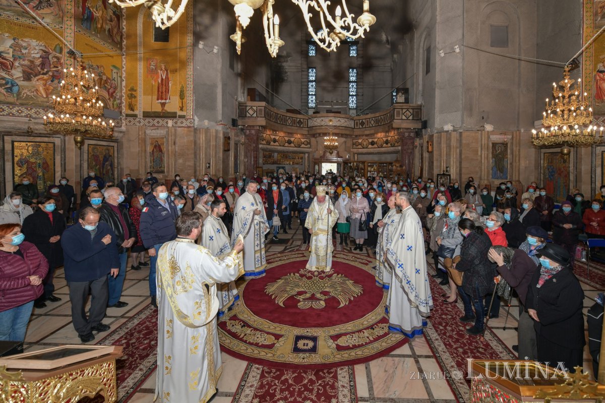 Arhanghelii Mihail și Gavriil, cinstiți la Biserica Cașin din Capitală 156801