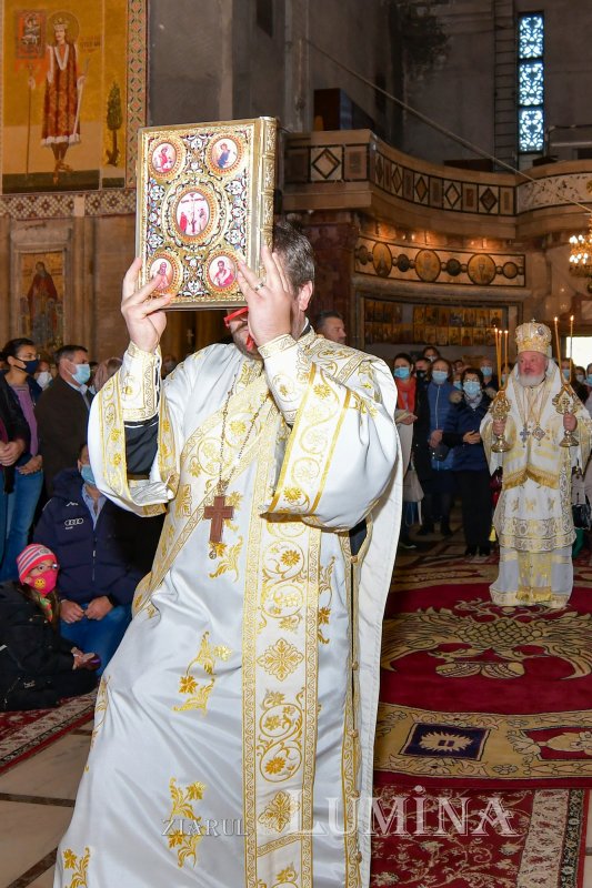 Arhanghelii Mihail și Gavriil, cinstiți la Biserica Cașin din Capitală 156811