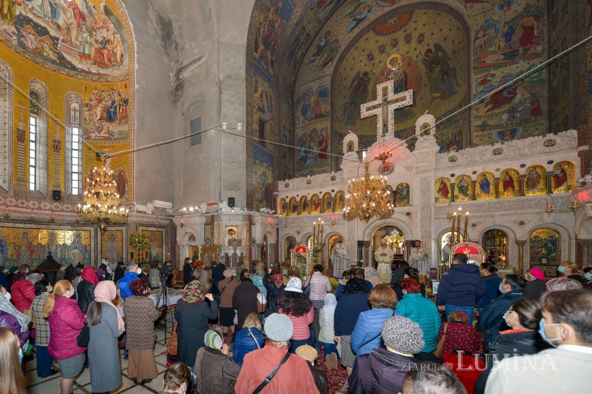 Arhanghelii Mihail și Gavriil, cinstiți la Biserica Cașin din Capitală 156818