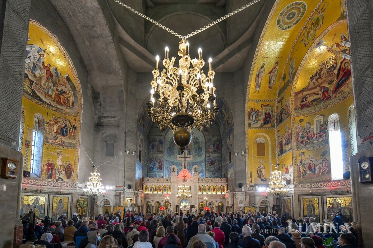 Arhanghelii Mihail și Gavriil, cinstiți la Biserica Cașin din Capitală 156820