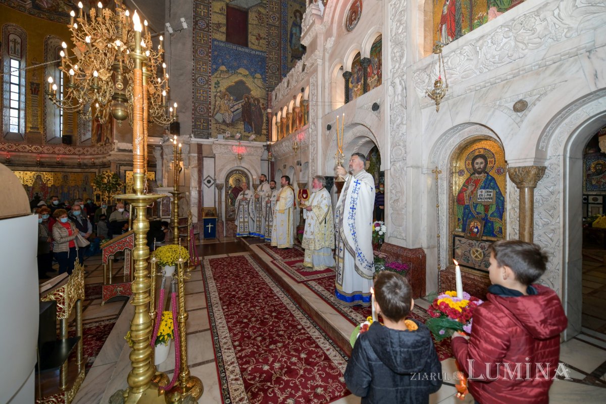 Arhanghelii Mihail și Gavriil, cinstiți la Biserica Cașin din Capitală 156828