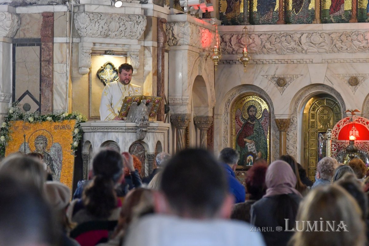 Arhanghelii Mihail și Gavriil, cinstiți la Biserica Cașin din Capitală 156830