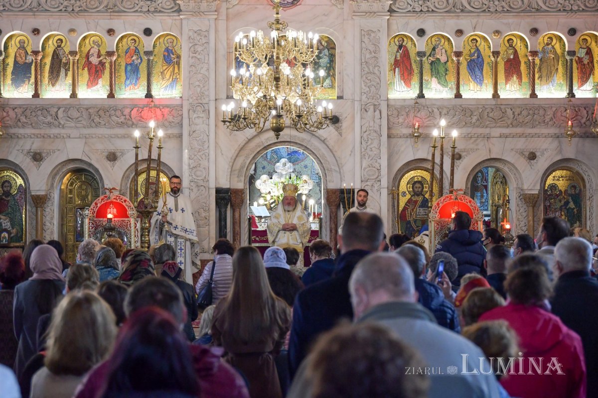 Arhanghelii Mihail și Gavriil, cinstiți la Biserica Cașin din Capitală 156831