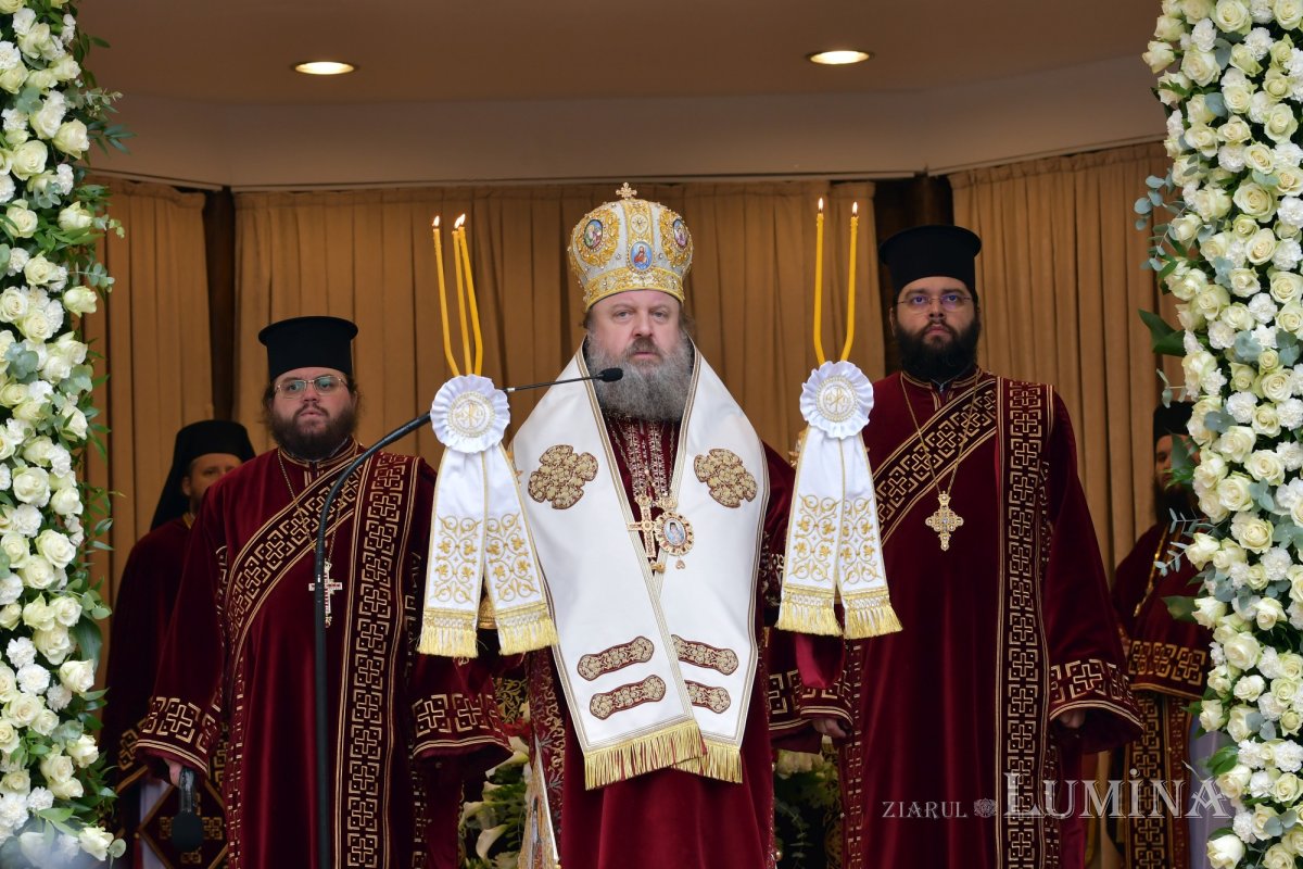 Prinos de laudă adus Sfântului Nectarie la Mănăstirea Radu Vodă 156991