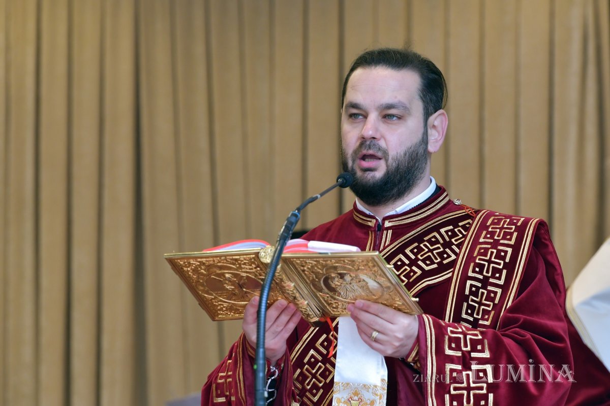 Prinos de laudă adus Sfântului Nectarie la Mănăstirea Radu Vodă 156995