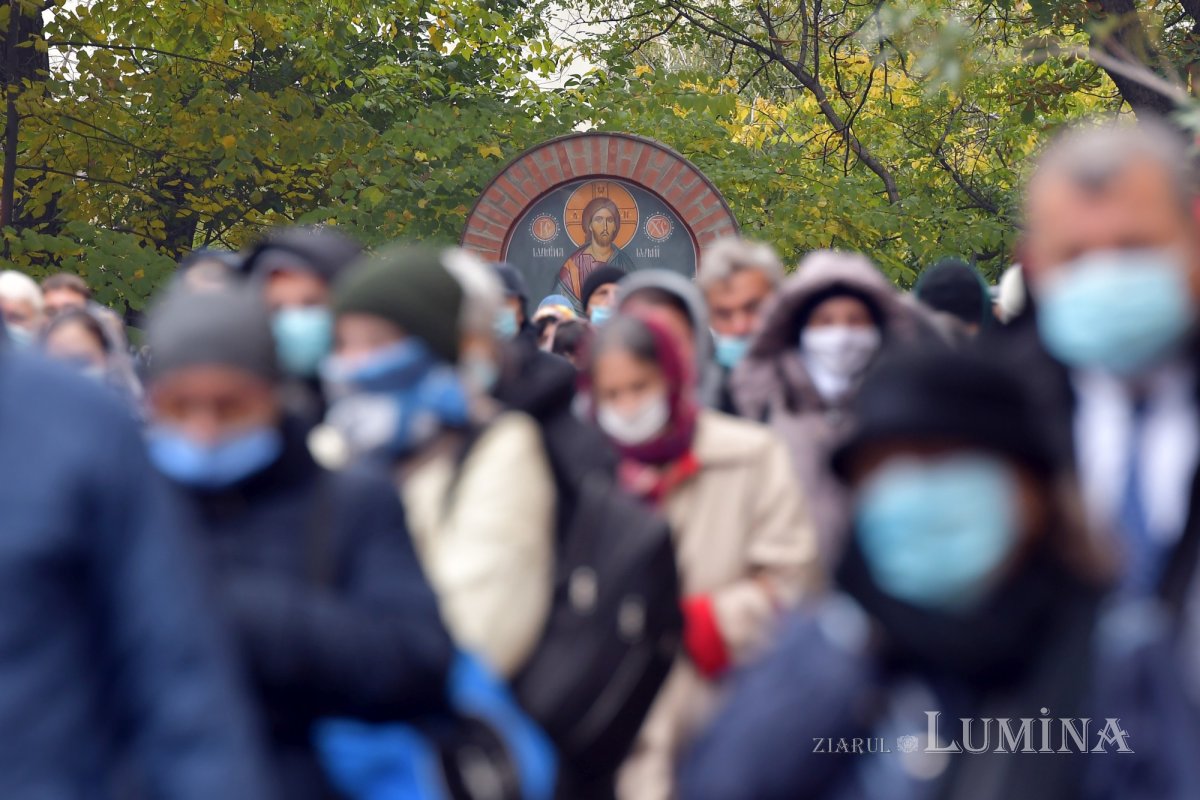 Prinos de laudă adus Sfântului Nectarie la Mănăstirea Radu Vodă 157006