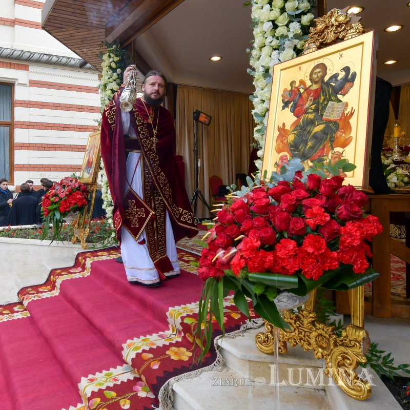 Prinos de laudă adus Sfântului Nectarie la Mănăstirea Radu Vodă 157022