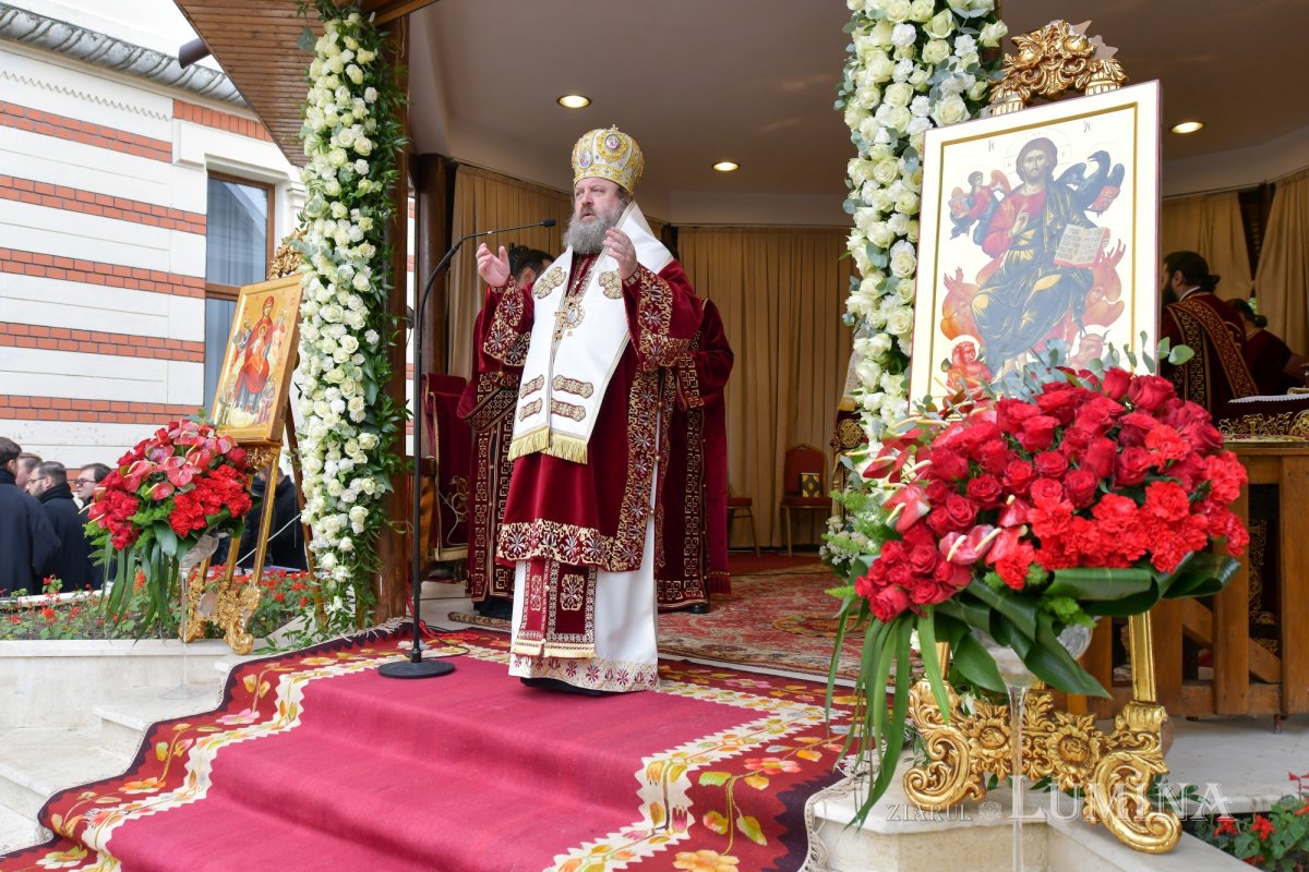 Prinos de laudă adus Sfântului Nectarie la Mănăstirea Radu Vodă 157023