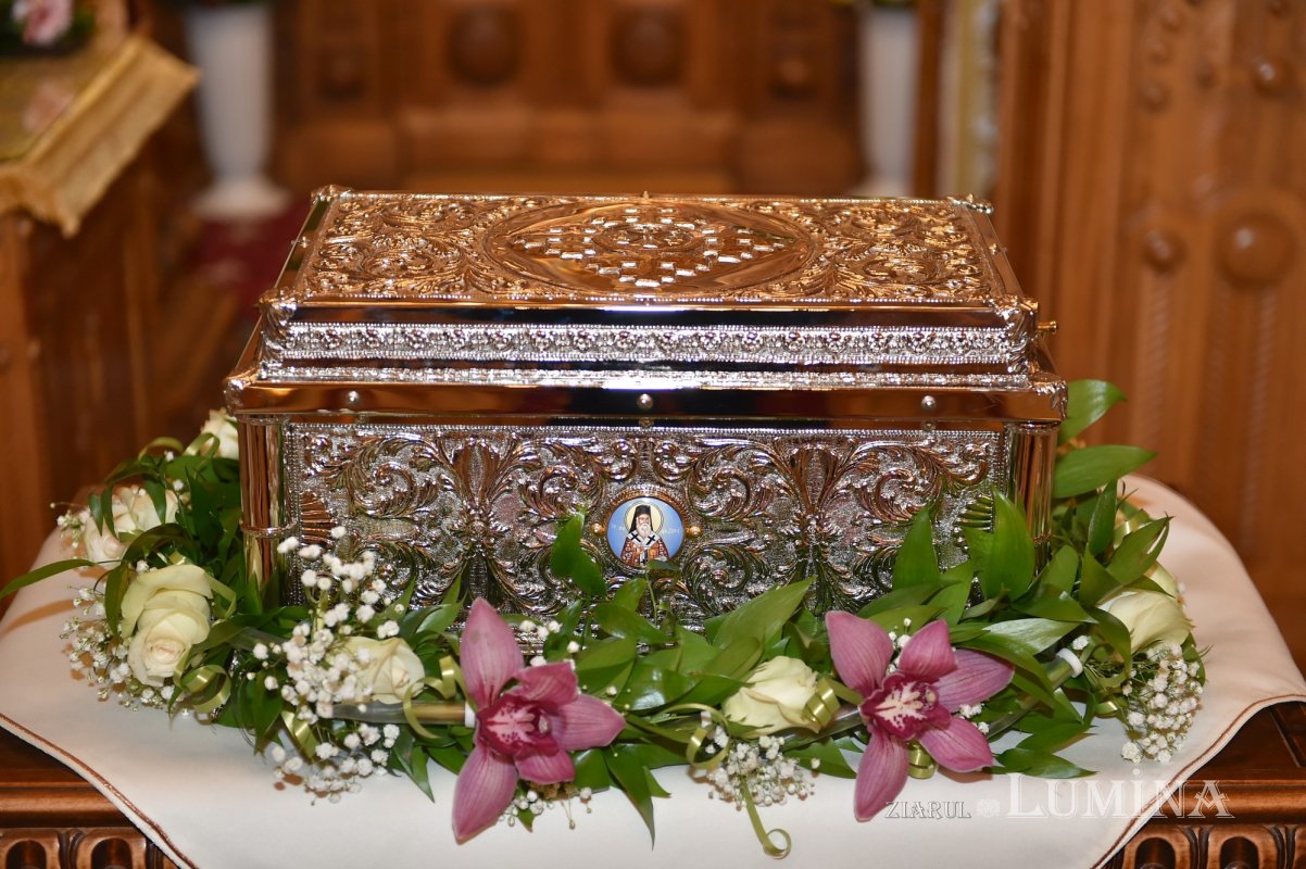 Sfințirea unei noi racle la Parohia „Buna Vestire”-Belu din Capitală 156866