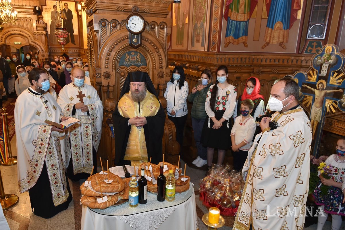 Sfințirea unei noi racle la Parohia „Buna Vestire”-Belu din Capitală 156870