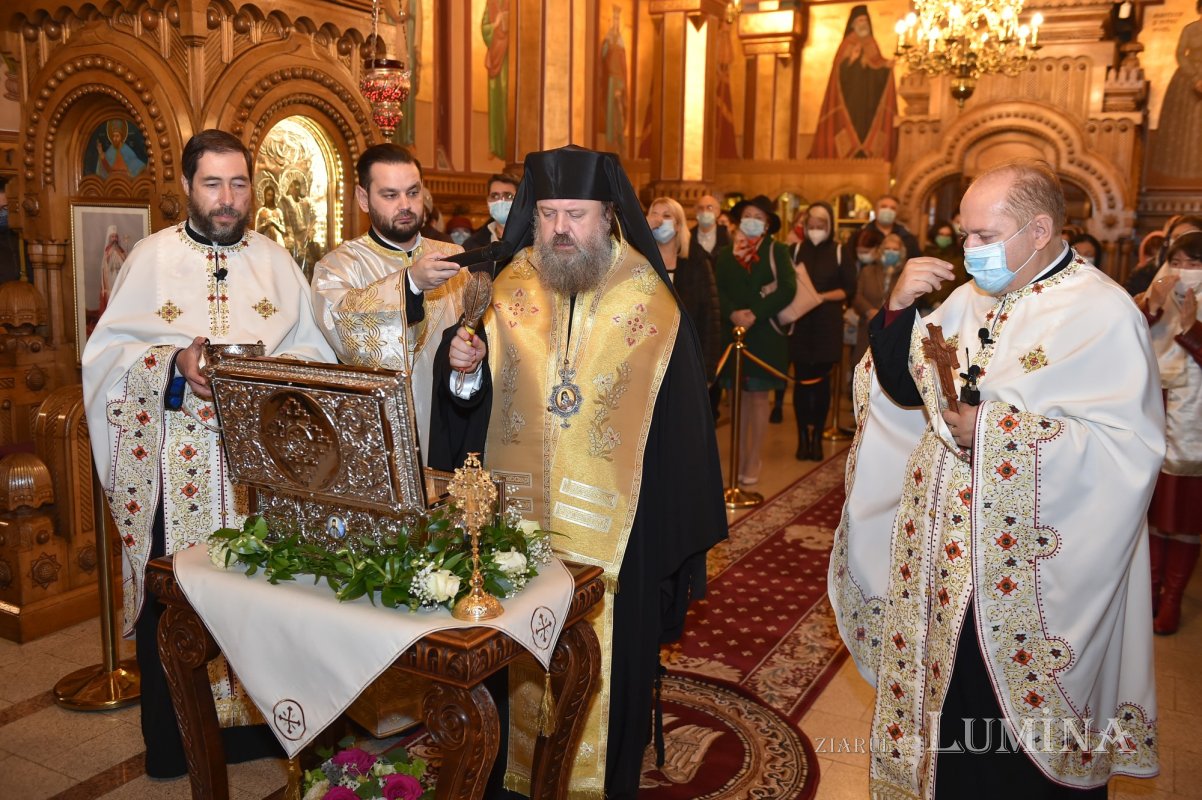 Sfințirea unei noi racle la Parohia „Buna Vestire”-Belu din Capitală 156877