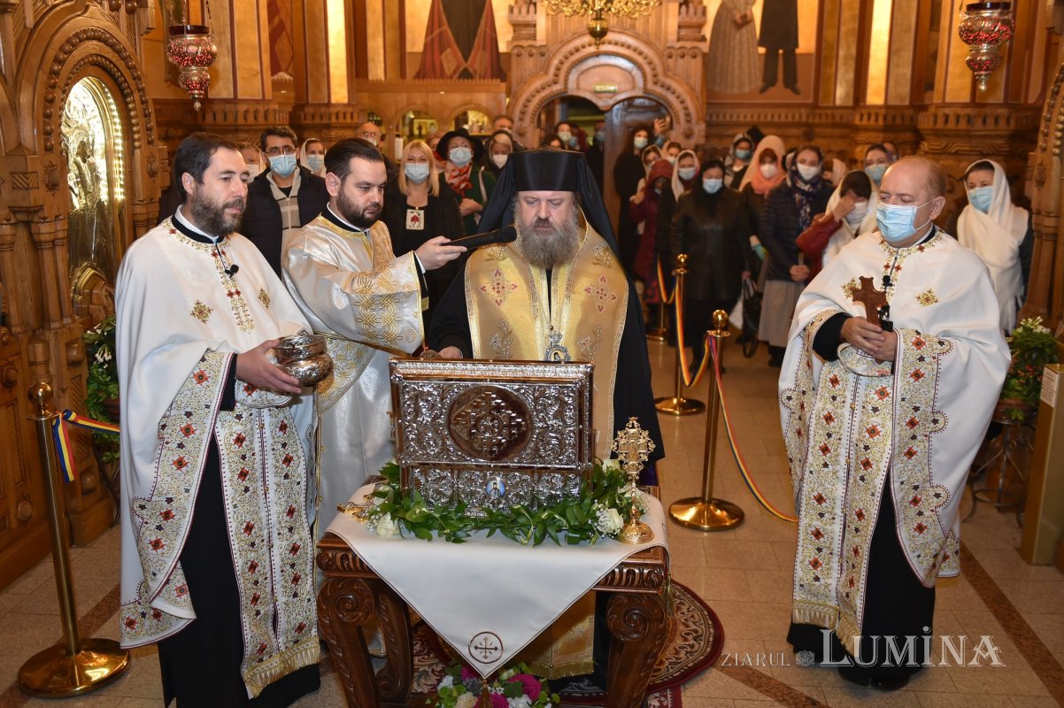 Sfințirea unei noi racle la Parohia „Buna Vestire”-Belu din Capitală 156878