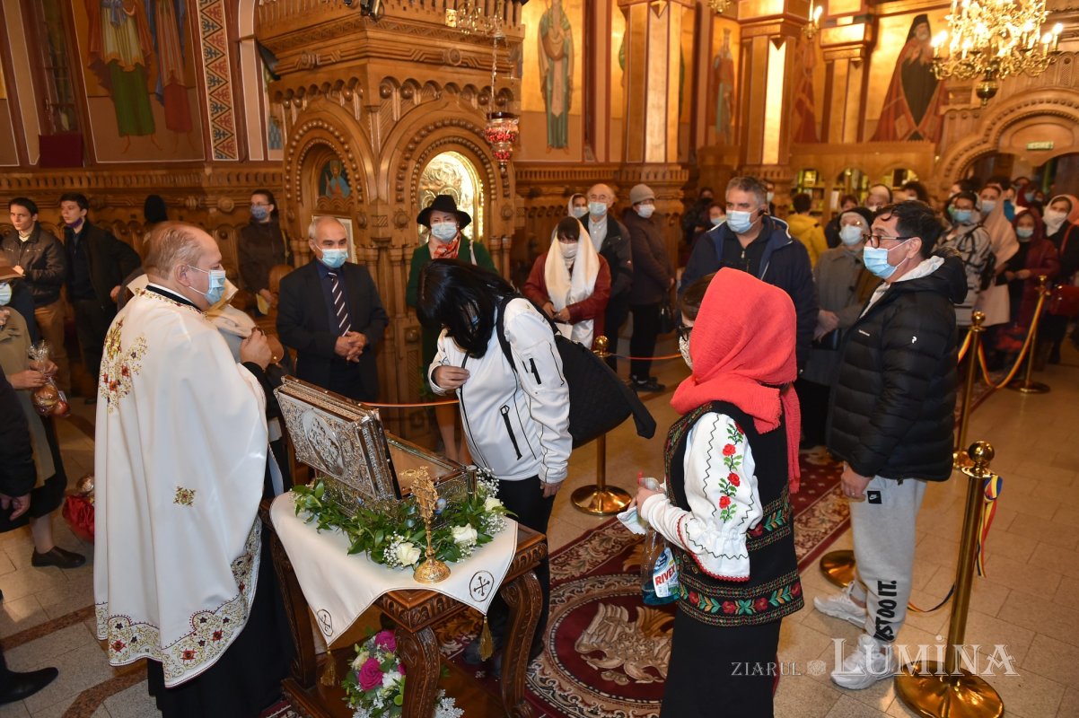 Sfințirea unei noi racle la Parohia „Buna Vestire”-Belu din Capitală 156883