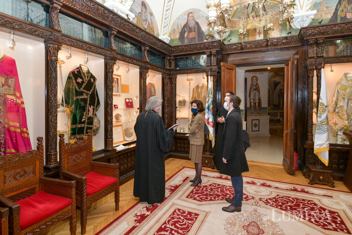 Noua ambasadoare a Franţei în vizită de prezentare la Patriarhia Română 157509