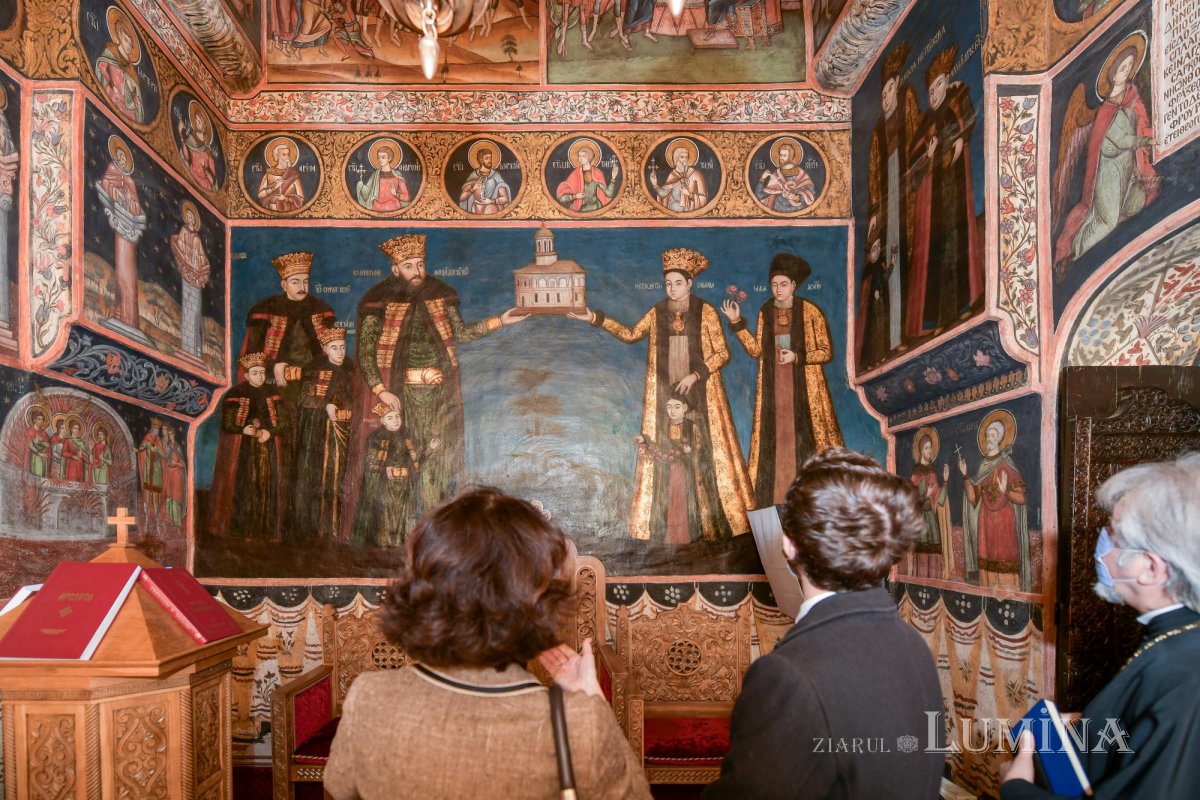 Noua ambasadoare a Franţei în vizită de prezentare la Patriarhia Română 157515